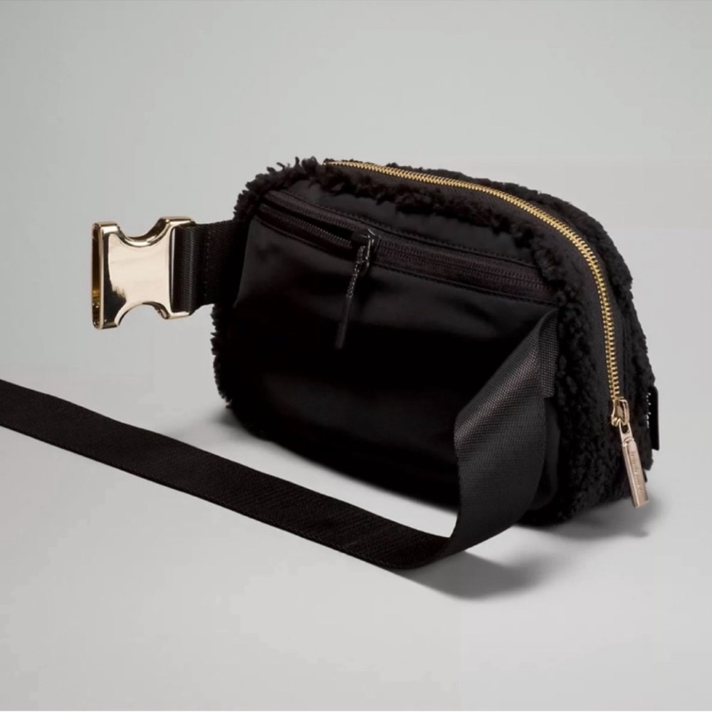 Lululemon Athletica | Bag | Everywhere Belt Bag 1L | Textured Fleece | B… - Picture 10 of 12